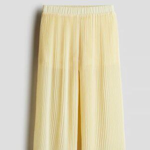 NWT H&M Plisse Girls Pants Size 6